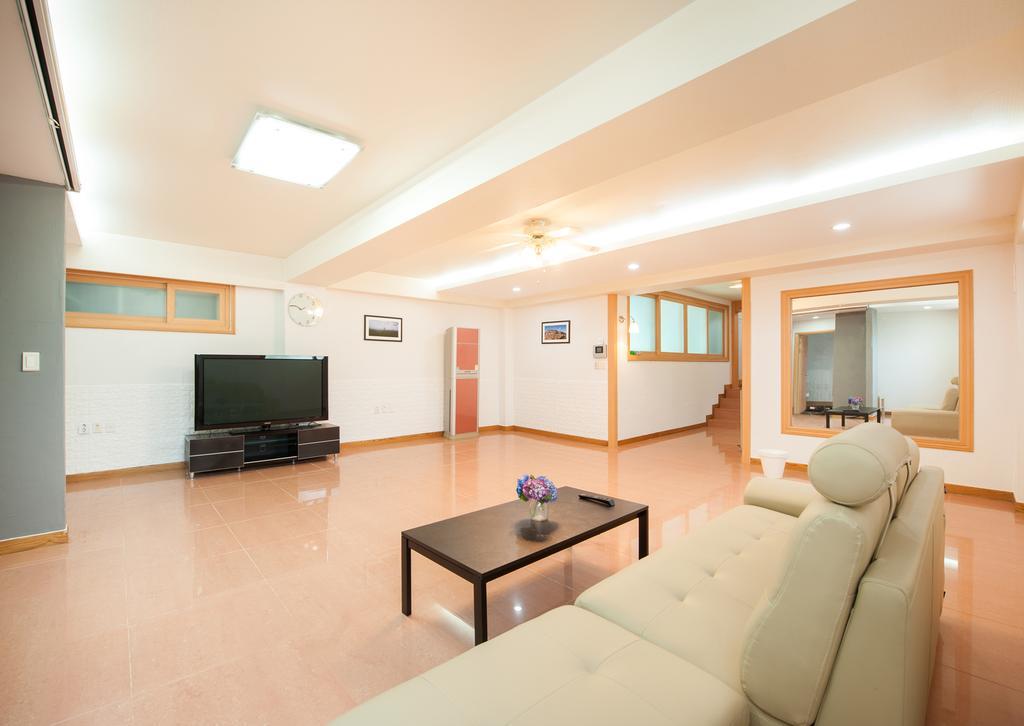 Jeju Sullem Pension Exterior photo
